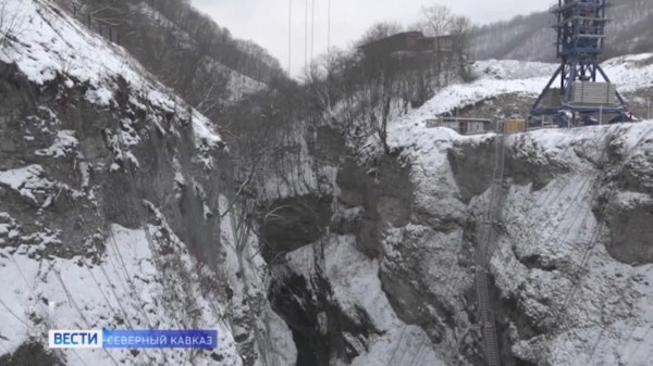 В Чечне проложили тоннель в скале для подачи воды