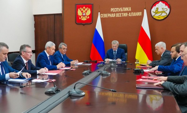Во Владикавказе состоялось заседание Совета при полномочном представителе президента в СКФО