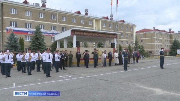 В Черкесске почтили память защитников Отечества в честь 20‑летия 34-ой отдельной гвардейской мотострелковой бригады